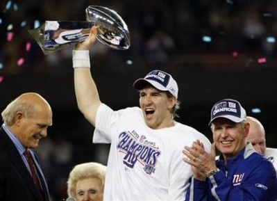 eli manning super bowl trophy