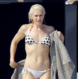 Gwen Stefani bikini