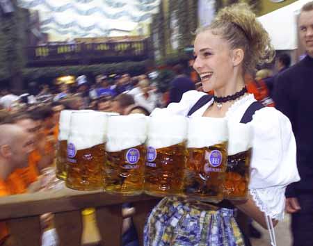 oktoberfest-girl-beers.jpg